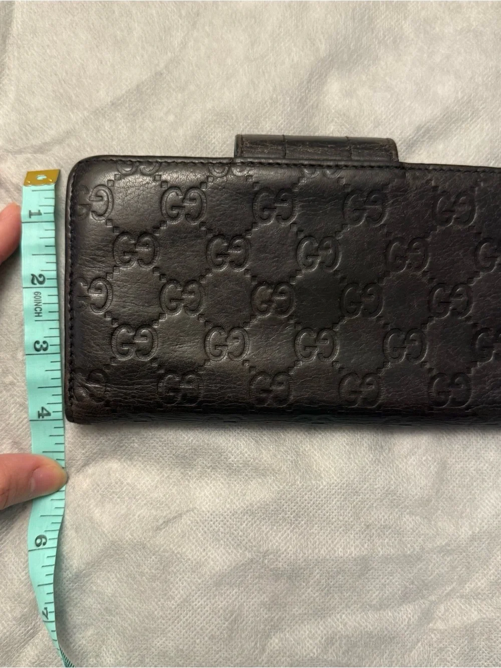 Gucci Black Leather Wallet with Gold Logo Bar